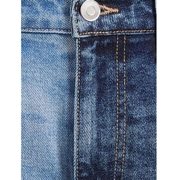 No Boundaries Super High Rise Destructed Mom Jeans - Picture 4 of 4